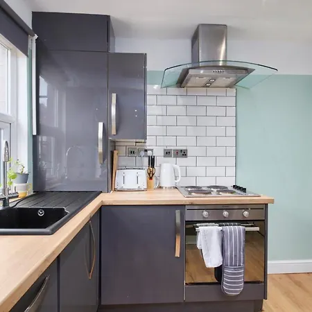 Holiday home Stunning Leeds House - Sleeps 8 - Wifi - Parking Leeds (West Yorkshire)